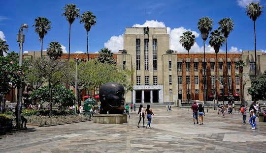 Finding the best places to get marijuana or weed in Medellin in 2025. Find the Most Popular Cannabis-friendly Spots in Colombia in 2025