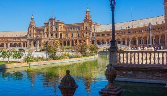 Discover Weed in Seville (2026)